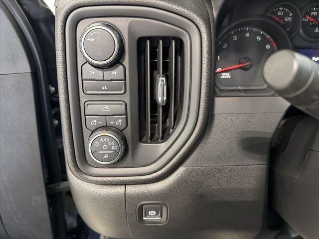 2022 Chevrolet Silverado 2500HD 4WD Crew Cab Standard Bed Custom