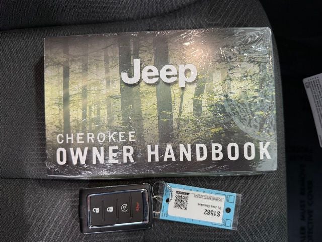 2026 Jeep Cherokee CHEROKEE LAREDO 4X4