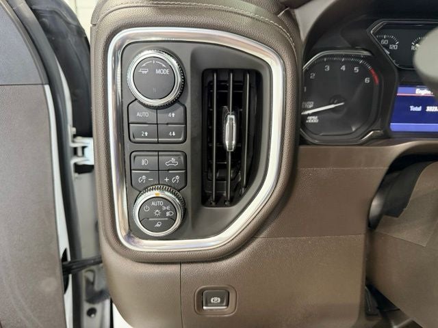 2021 GMC Sierra 1500 4WD Crew Cab Short Box SLT